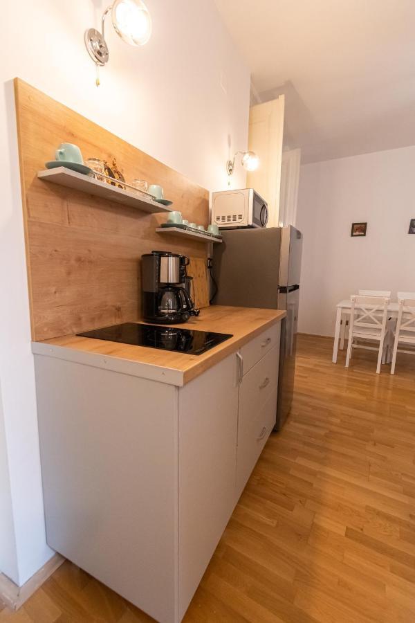 Residence 48 Beautiful Building Within Moments From The Old Town Of Brasov Exterior photo