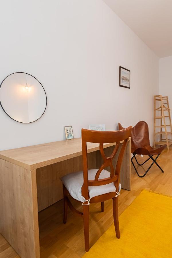 Residence 48 Beautiful Building Within Moments From The Old Town Of Brasov Exterior photo