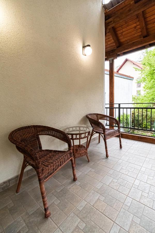 Residence 48 Beautiful Building Within Moments From The Old Town Of Brasov Exterior photo