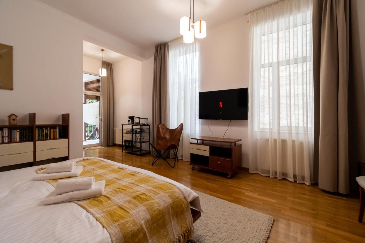 Residence 48 Beautiful Building Within Moments From The Old Town Of Brasov Exterior photo