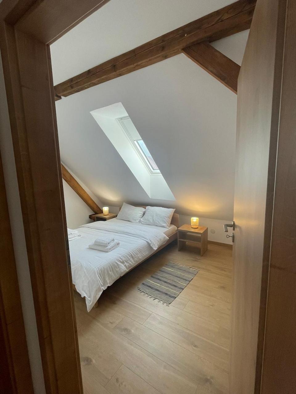 Residence 48 Beautiful Building Within Moments From The Old Town Of Brasov Exterior photo