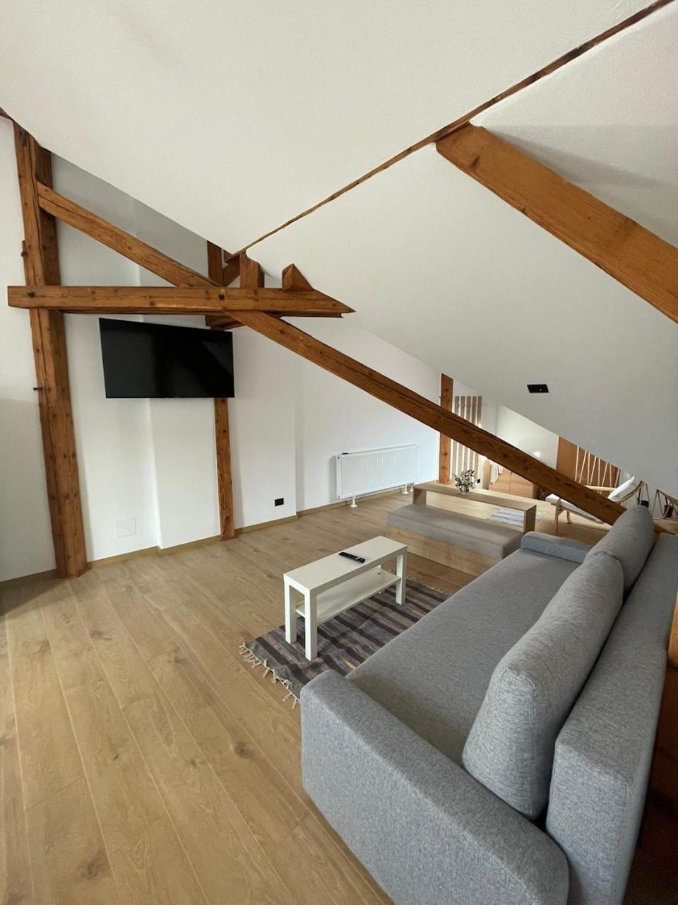 Residence 48 Beautiful Building Within Moments From The Old Town Of Brasov Exterior photo