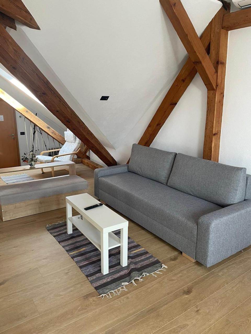 Residence 48 Beautiful Building Within Moments From The Old Town Of Brasov Exterior photo