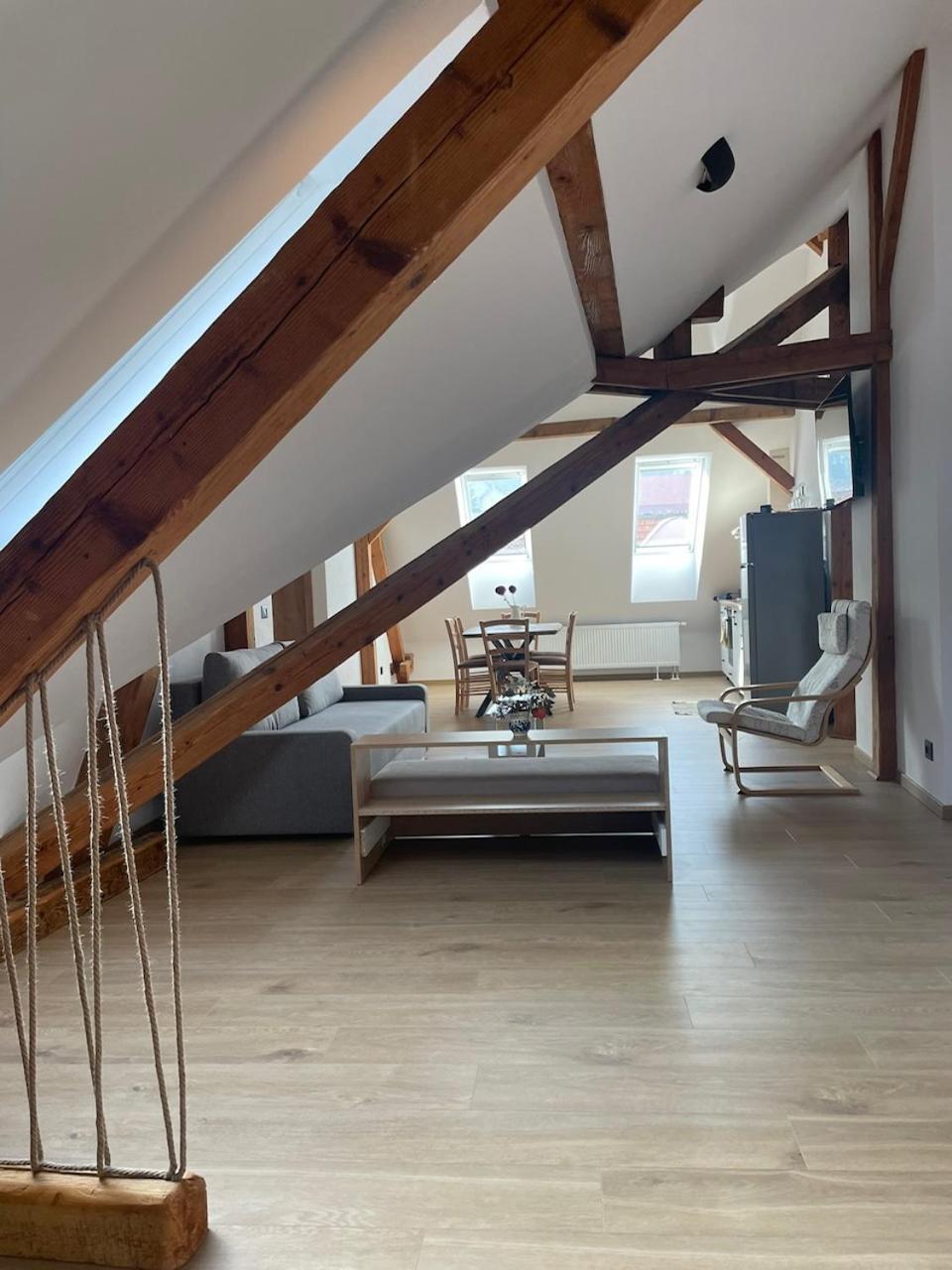 Residence 48 Beautiful Building Within Moments From The Old Town Of Brasov Exterior photo