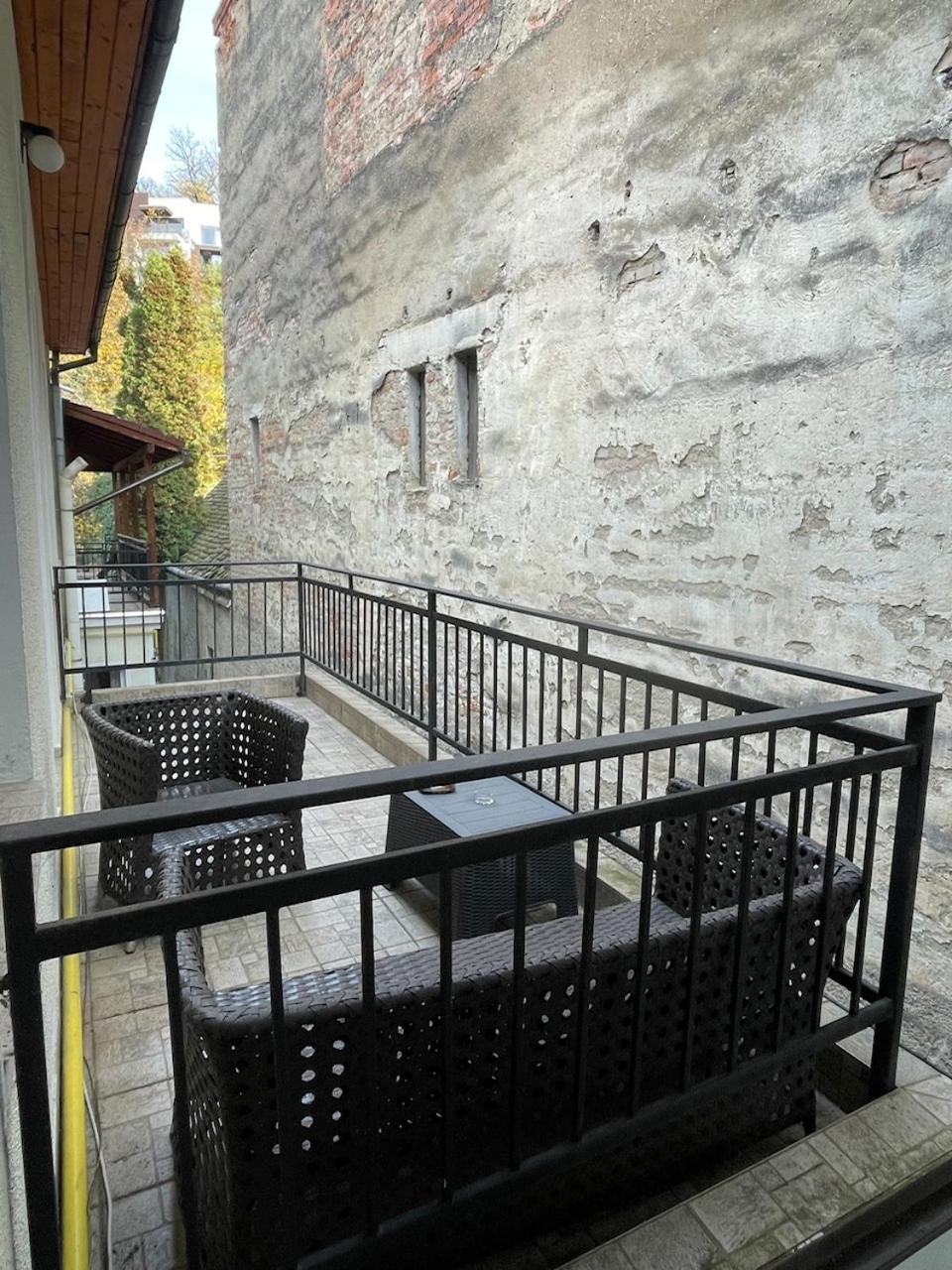 Residence 48 Beautiful Building Within Moments From The Old Town Of Brasov Exterior photo